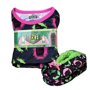 Wicked Kids 2-Piece Cozy Pajama Set SZ 6T & Matching Fuzzy Slippers NEW